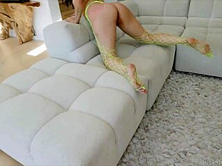 Vanessa Sky endures intense anal pounding as Jules Jordan's anal queen