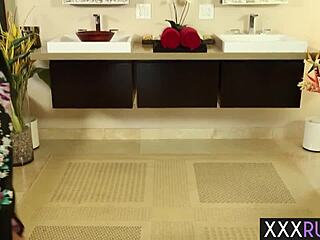 Alexis Adams proves herself as MILF nuru masseuse with perfect blowjob