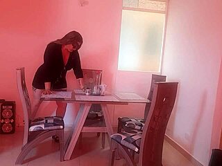 i'm watching the tattooed woman masturbate while she does chores at home