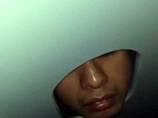 Big Cock Facial In Glory Hole!