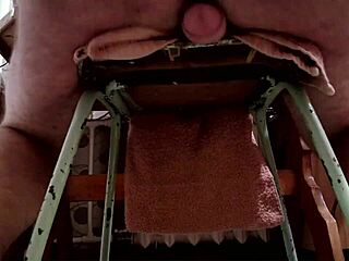 Can you handle this no-hands cum on ass?