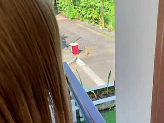 California College Slut's Sloppy Handjob And Cumshot Adventure