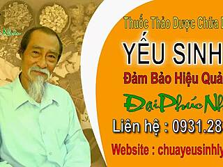 kissing my vietnamese pussy lips softly and teasingly