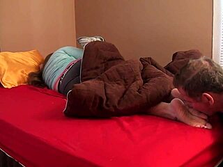 hey, wanna see milf's red toes drive me wild tonight?