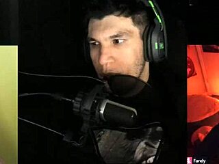 joycgee and fancy chat on webcam together