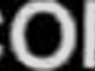 अरे, देखो वो एबोनी शॉर्टी बाल्टीमोर की दुकान पर शराब पकड़ रही है!