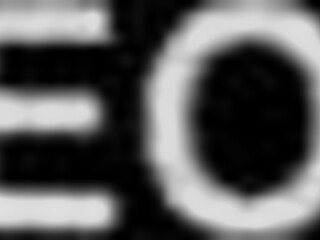 अरे, देखो वो एबोनी शॉर्टी बाल्टीमोर की दुकान पर शराब पकड़ रही है!