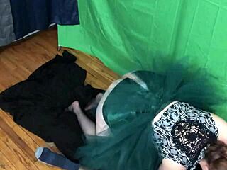 Thirsty Pawg Sucks Big Black Cock!