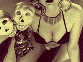 vintage halloween vibes!