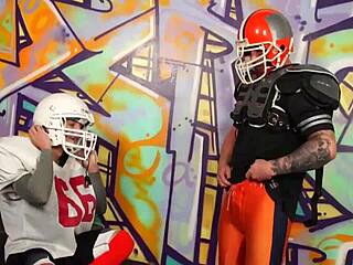 want to see nerd babe fucked by bisexual cocks?