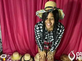 Novinha Gostosa da Buceta Linda e Apertada - Tema Festa Junina