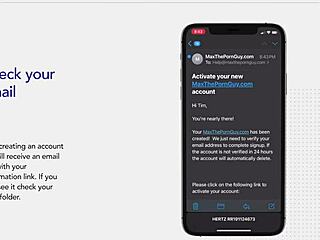 pips2e10 rides me intensely in the truck until explosion