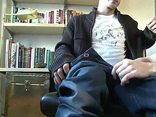 Tony Bay in lunchtime milking club scene, lactating and dancing 😍