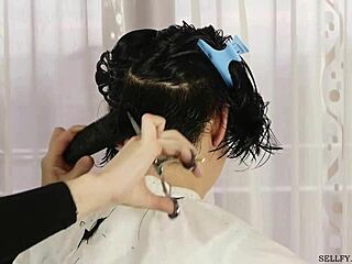 girl gets hair cut as punishment for sister's brush 😠