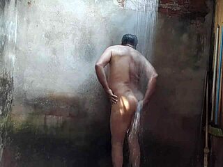amateur gay bath scene with detailed descriptions