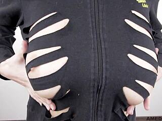 want to see boob reveals by amedee vause?