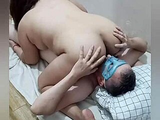 Raw stranger bangs my pinay wife for quick cash in wild session