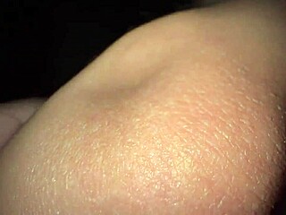 i’m obsessed with worshipping her arm and armpit up close while talking dirty!