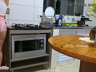 Toda Vez Que Preciso Limpar Minha Casa Chamo Essa Empregada Fico Com Tesão Quando Vejo Ela A Bunda Dela É Uma Delícia. Latina Prostitute Big Ass Brazilian Amateur.