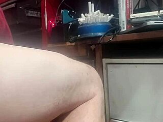 Hankeys takes that dildo all the way in, bottoms out!