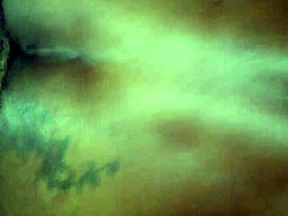 गॉर्डो गे लड़के को बेयरबैक ड्रिलिंग रॉ एक्शन में