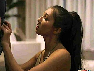 हॉर्नी टीन 18+ स्टीपसिस्टर धर्मा जोन्स न्यूड और हॉर्नी हो जाती है