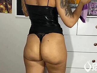 teen creampies pussy in lingerie orgasm