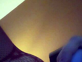 Leftyxlucci, a fat BBW babe, passionately fucks her wet pussy with intense masturbation techniques.