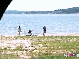 Big Assed Amanda Luxor Seduces A Guy For Voyeur Fuck