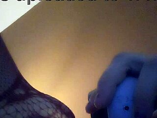 Leftyxlucci, a fat BBW babe, passionately fucks her wet pussy with intense masturbation techniques.