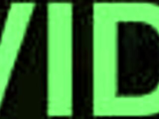 White girl with big booty in the hood