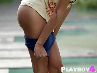 Curly Latina Vanessa Alvar Shows Big Ass Naked Outdoors 😍