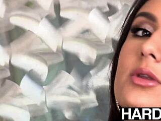 हार्डएक्स - सल्ट्री एलिजा इबारा विशाल लंड से ओवरपावर्ड