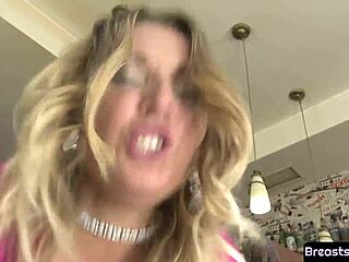 Curvy Amateur Babe with Big Ass and Tits Rides Hard Dick in Close Up