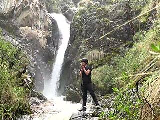 Peruvian women perform traditional dances.