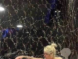 who wants to join me in the jacuzzi for handjob?