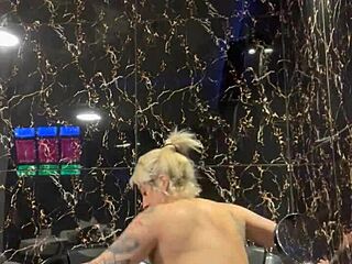 who wants to join me in the jacuzzi for handjob?