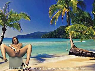 i watch this curvy amateur teen fuck herself with a glass dildo on camsoda