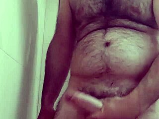 Have you seen this european solo performer doing spanish-style masturbation with a facial?