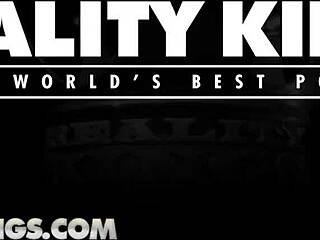 alona bloom misbehaves with small 18+ hands in every way