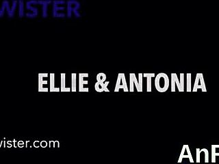 Nasty Lesbo Babes Fist Spread Vaginas