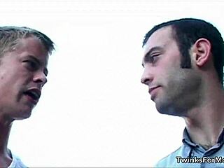 Armando Participates in Hardcore Gay Threesome with Twinks and Blowjobs