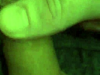 I love to play with my small dick