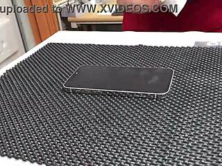 Coating the Smartphone in Japanese Style