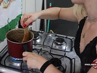 i prepare gourmet brigadeiro and get messy until i cum with my pussy honey dildo