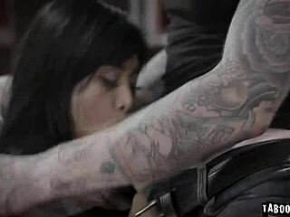 Brunette hottie spreads legs for blowjob