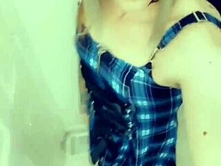 Gorgeous Tranny Sucks and Touches Her Clitty in Stockings