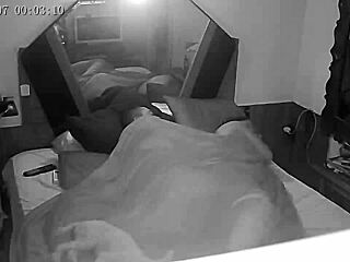 Unica transa do bbb 22 mandando ver embaixo do edredom