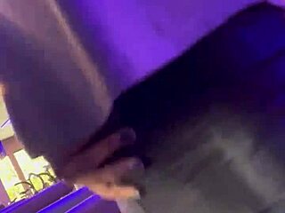 Fiquei louco na gata malhando sem sutiam