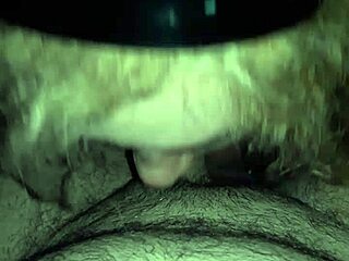 Con Una Zorrita De 18-19 Años En Oral Acción Contraste Entre Joven E Inexperta